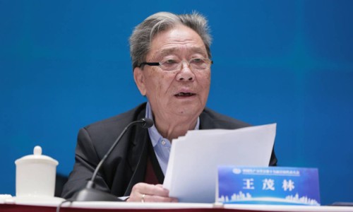 自制精华水做法和配方-孕妇可以用的精华、自制补水精华孕妇能用吗 -自制补水精华孕妇网